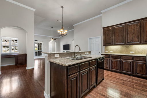 23-web-or-mls-3075 Willow Grove Blvd 2302-23.jpg